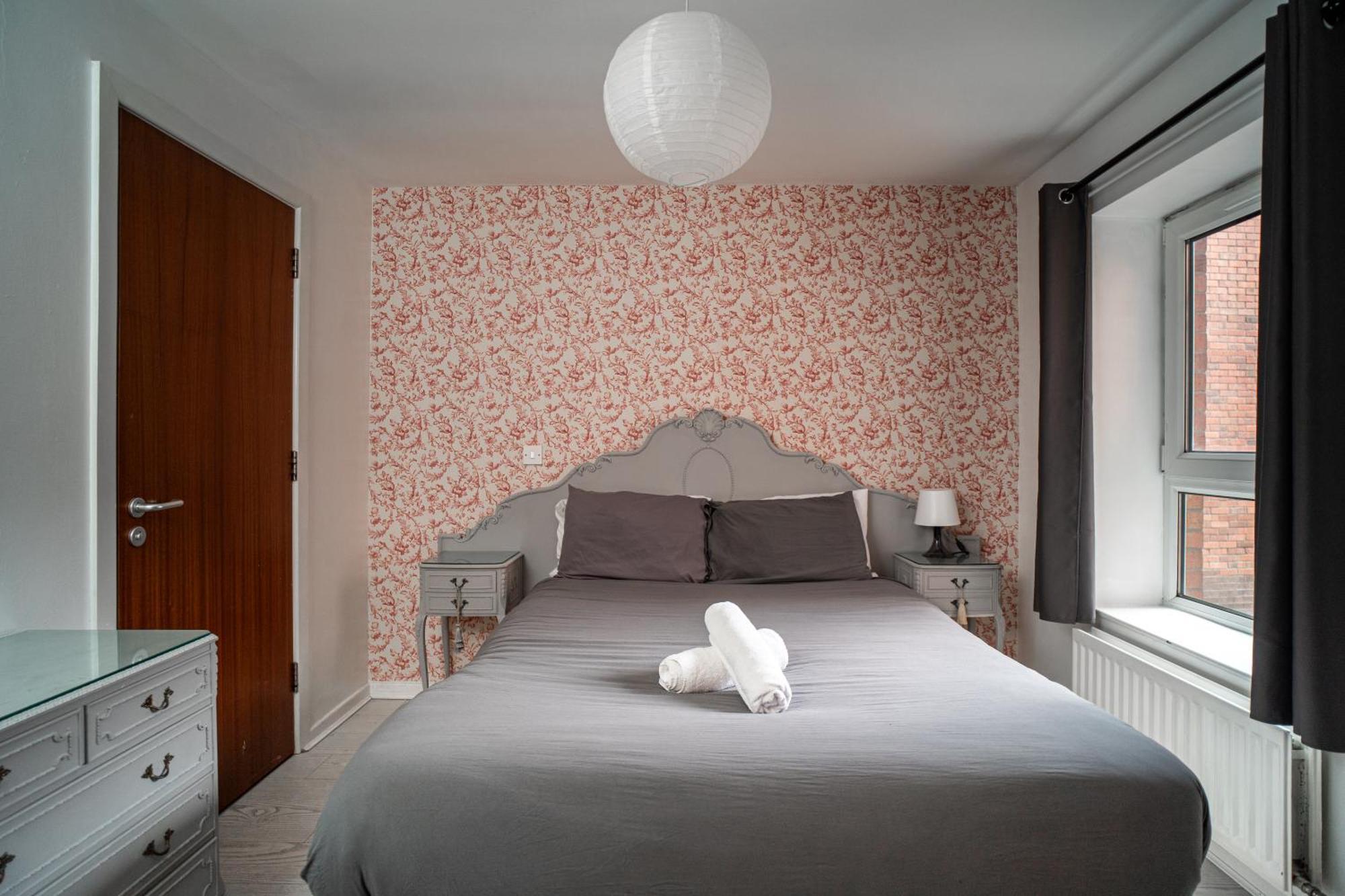 3 Bedroom Central Apartment In Belfast City Centre Ngoại thất bức ảnh
